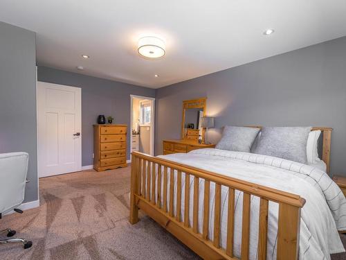 2259 Burgess Ave, Merritt, BC - Indoor Photo Showing Bedroom