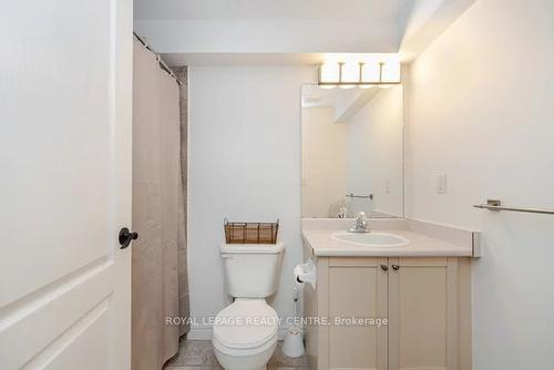 4010 Medland Dr, Burlington, ON - Indoor Photo Showing Bathroom