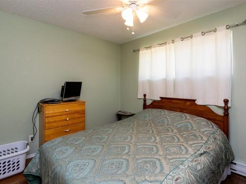 1217 Green Road, Sicamous, BC - Indoor Photo Showing Bedroom