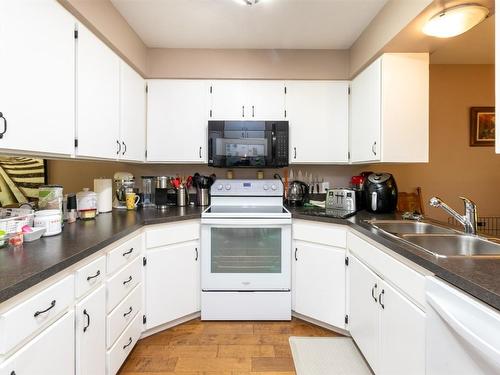 1217 Green Road, Sicamous, BC - Indoor Photo Showing Kitchen With Double Sink