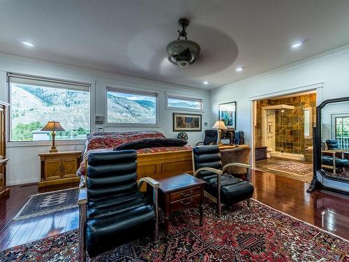 2736 Thompson Drive, Kamloops, BC - Indoor Photo Showing Bedroom