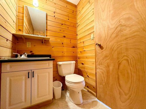 Unit 1 Moore Bay, Kenora, ON - Indoor Photo Showing Bathroom
