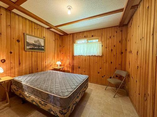 Unit 7 Moore Bay, Kenora, ON - Indoor Photo Showing Bedroom