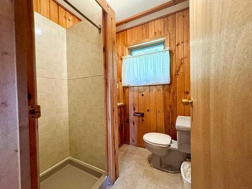 Unit 7 Moore Bay, Kenora, ON - Indoor Photo Showing Bathroom
