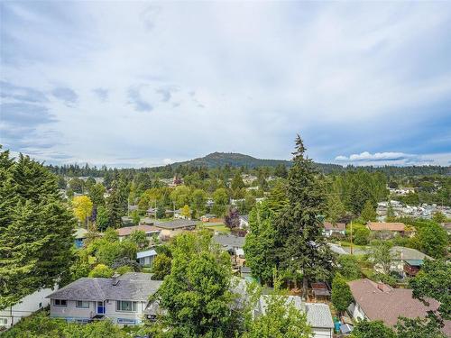 606-4030 Quadra St, Saanich, BC - Outdoor With View