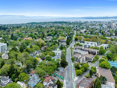 1541-1545 Fort St, Victoria, BC 