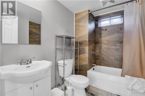 Disclaimer: Tenant's personal items were digitally removed/modified to showcase the property. - 7 Heathcliffe Court, Kanata, ON - Indoor Photo Showing Bathroom