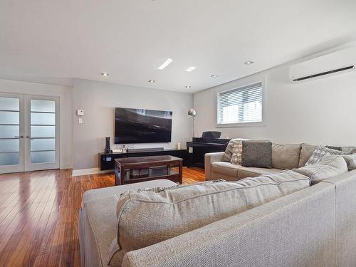 Salon - 12110 Rue De Lévis, Mirabel, QC - Indoor Photo Showing Living Room