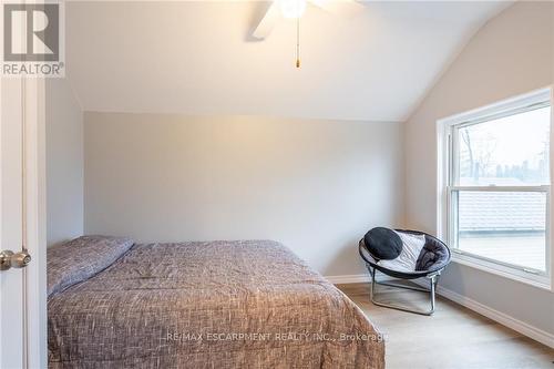 163 Florence Street, Hamilton, ON - Indoor Photo Showing Bedroom