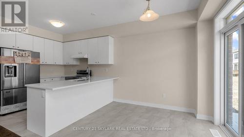 103 Keelson Street, Niagara Falls, ON - Indoor Photo Showing Kitchen