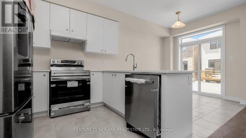 103 Keelson Street, Niagara Falls, ON - Indoor Photo Showing Kitchen With Stainless Steel Kitchen