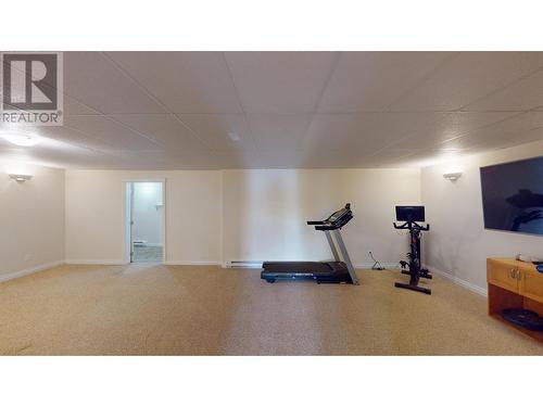 4976 Ten Mile Lake Road, Quesnel, BC - Indoor Photo Showing Gym Room