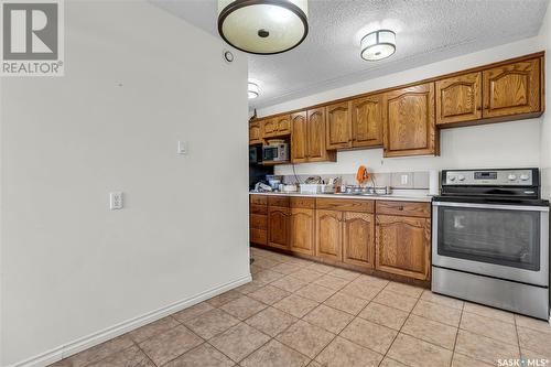 317 4045 Rae Street, Regina, SK - Indoor Photo Showing Kitchen