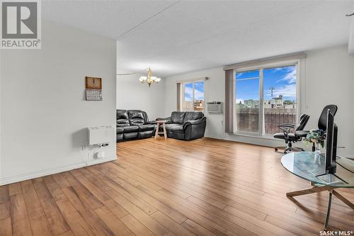 317 4045 Rae Street, Regina, SK - Indoor Photo Showing Living Room