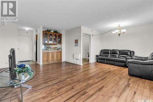 317 4045 Rae Street, Regina, SK - Indoor Photo Showing Living Room
