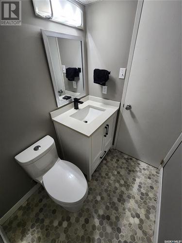 407 Costigan Road, Saskatoon, SK - Indoor Photo Showing Bathroom