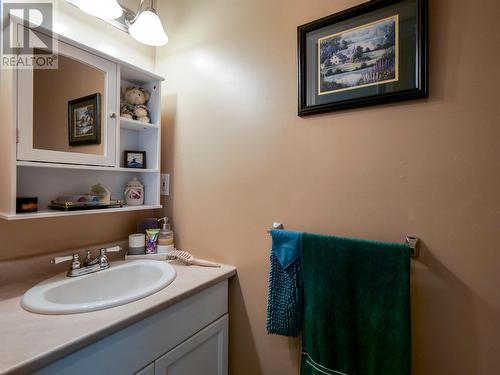 588 Dixon Street, Quesnel, BC - Indoor Photo Showing Bathroom