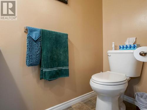 588 Dixon Street, Quesnel, BC - Indoor Photo Showing Bathroom