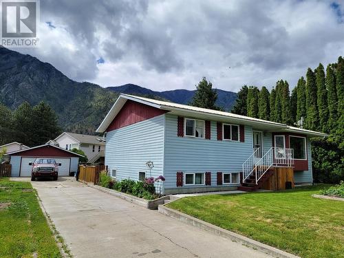 429 12Th Avenue, Keremeos, BC - Outdoor