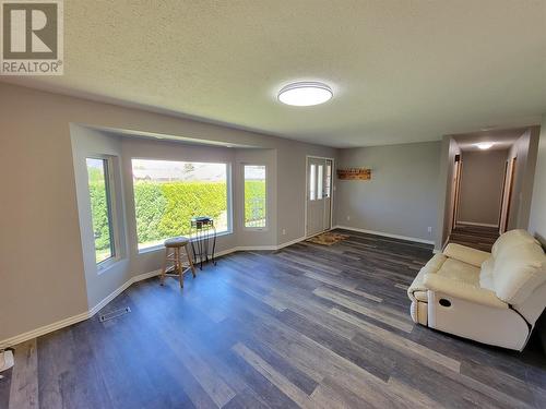 429 12Th Avenue, Keremeos, BC - Indoor