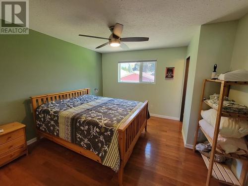 429 12Th Avenue, Keremeos, BC - Indoor Photo Showing Bedroom