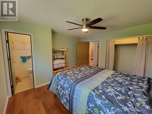 429 12Th Avenue, Keremeos, BC - Indoor Photo Showing Bedroom