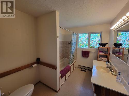 429 12Th Avenue, Keremeos, BC - Indoor Photo Showing Other Room