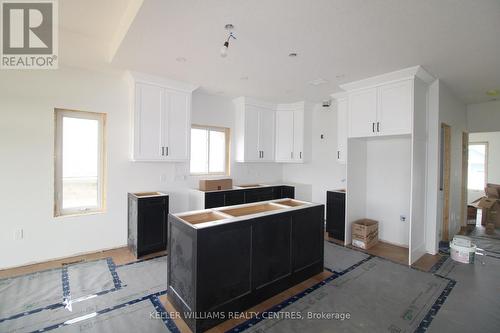 624 26Th Avenue, Hanover, ON - Indoor Photo Showing Kitchen With Double Sink