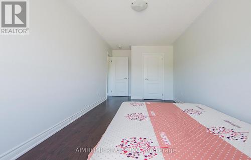 11 Kester Court, East Gwillimbury, ON - Indoor Photo Showing Bedroom