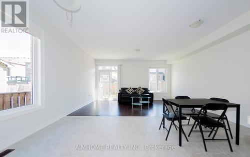 11 Kester Court, East Gwillimbury, ON - Indoor Photo Showing Other Room