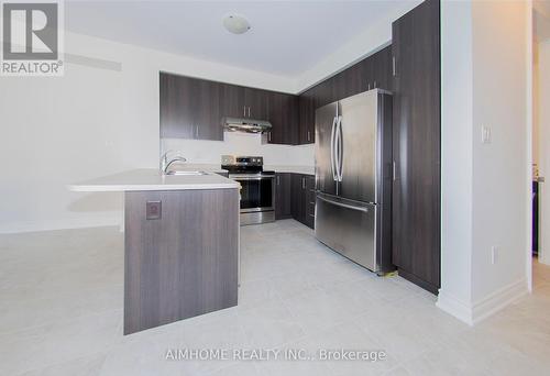 11 Kester Court, East Gwillimbury, ON - Indoor Photo Showing Kitchen With Double Sink
