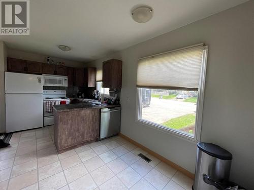 9709 10 Street, Dawson Creek, BC - Indoor Photo Showing Kitchen