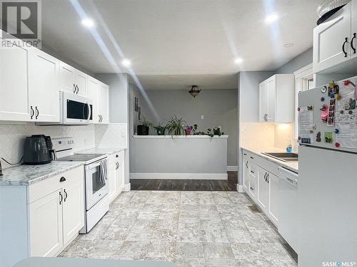 67 Dunfield Crescent, Meadow Lake, SK - Indoor Photo Showing Kitchen