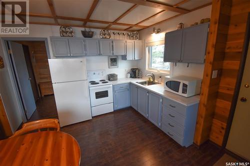 228 Sunset Place, Echo Bay, SK - Indoor Photo Showing Kitchen