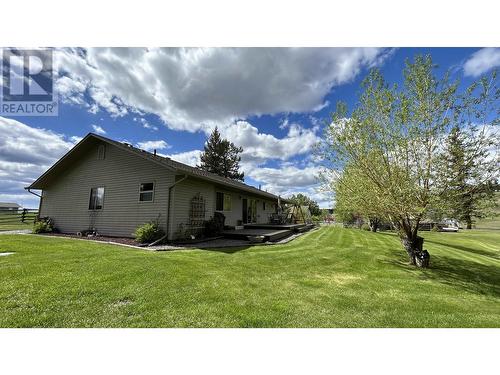 5153 Lakes Road, 108 Mile Ranch, BC - Outdoor