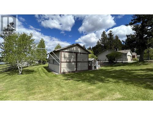 5153 Lakes Road, 108 Mile Ranch, BC - Outdoor