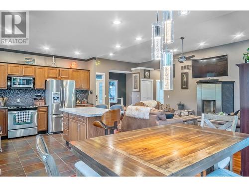 2593 Glenmount Place, Blind Bay, BC - Indoor Photo Showing Kitchen