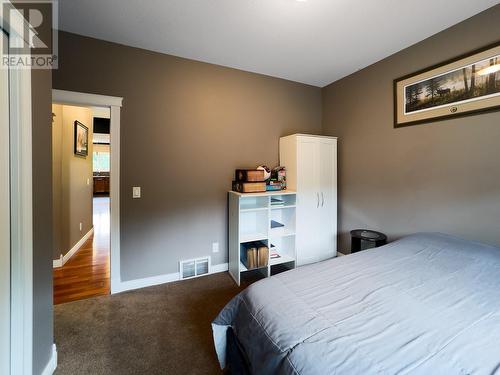 2593 Glenmount Place, Blind Bay, BC - Indoor Photo Showing Bedroom