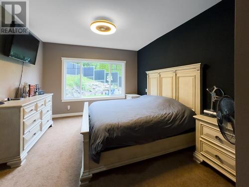 2593 Glenmount Place, Blind Bay, BC - Indoor Photo Showing Bedroom