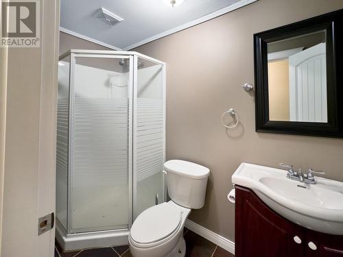 2593 Glenmount Place, Blind Bay, BC - Indoor Photo Showing Bathroom