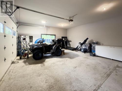 2593 Glenmount Place, Blind Bay, BC - Indoor Photo Showing Garage