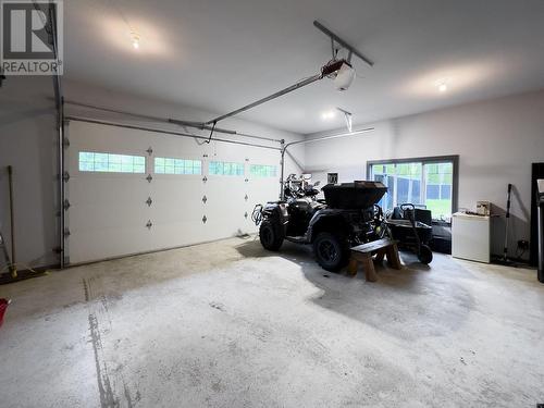 2593 Glenmount Place, Blind Bay, BC - Indoor Photo Showing Garage