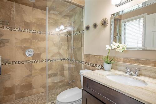 5 Ellen Street, Freelton, ON - Indoor Photo Showing Bathroom