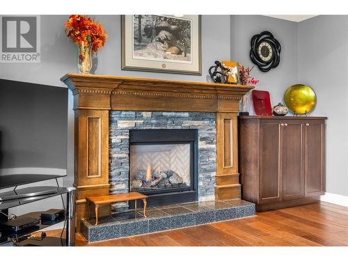 4400 Crystal Drive, Vernon, BC - Indoor Photo Showing Living Room With Fireplace