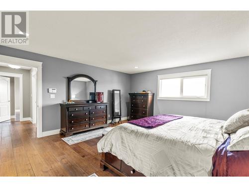 4400 Crystal Drive, Vernon, BC - Indoor Photo Showing Bedroom