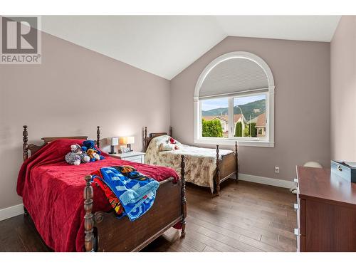 4400 Crystal Drive, Vernon, BC - Indoor Photo Showing Bedroom