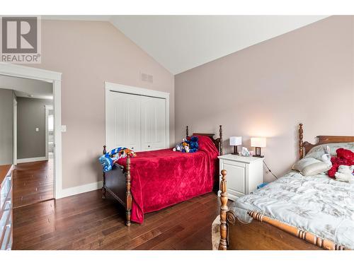 4400 Crystal Drive, Vernon, BC - Indoor Photo Showing Bedroom