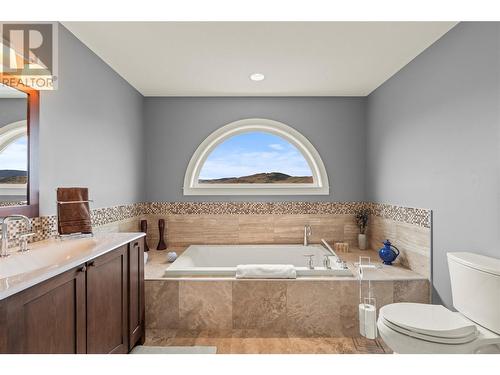 4400 Crystal Drive, Vernon, BC - Indoor Photo Showing Bathroom