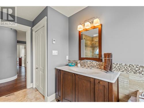 4400 Crystal Drive, Vernon, BC - Indoor Photo Showing Bathroom