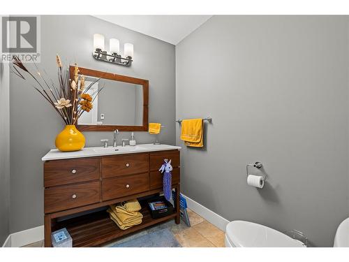 4400 Crystal Drive, Vernon, BC - Indoor Photo Showing Bathroom